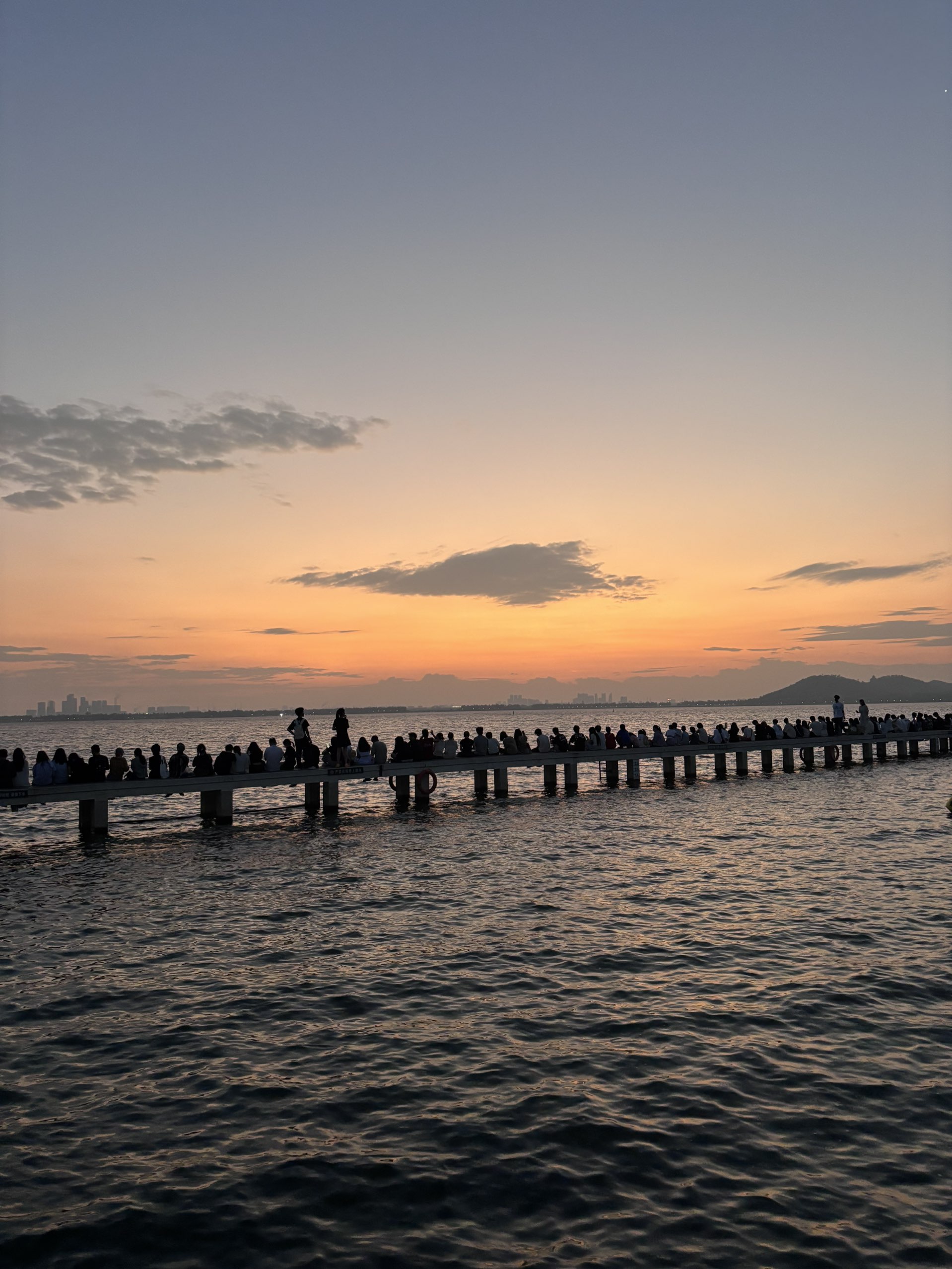 ����������